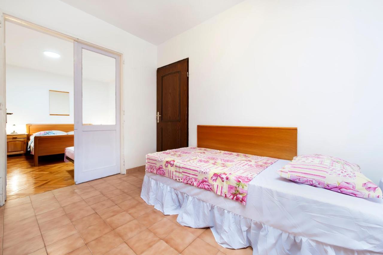Apartman Near And Center 11